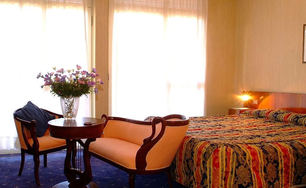 Hotel Broglia Sirmione 4*,