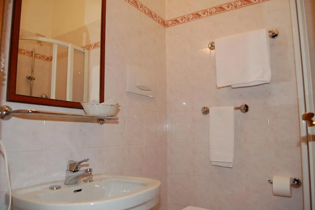 Hotel Broglia Sirmione 4*,